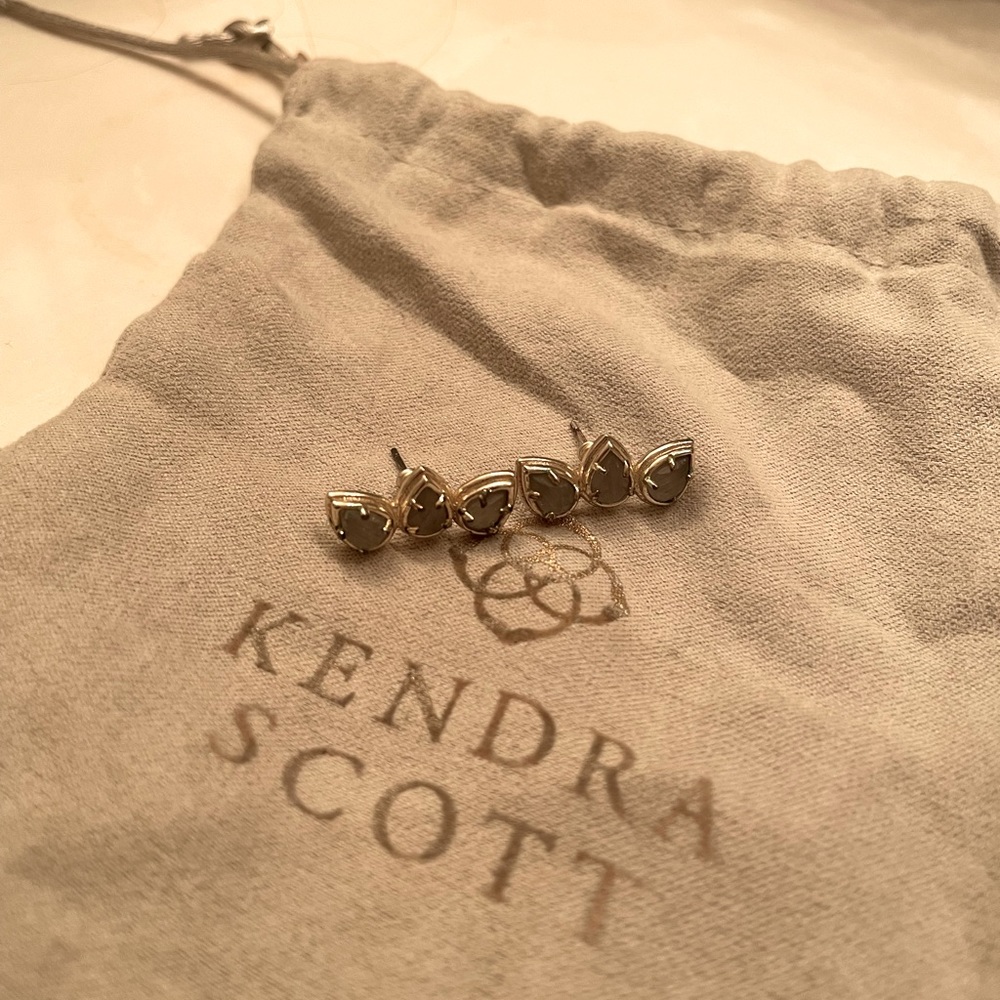 Kendra scott three stone stud